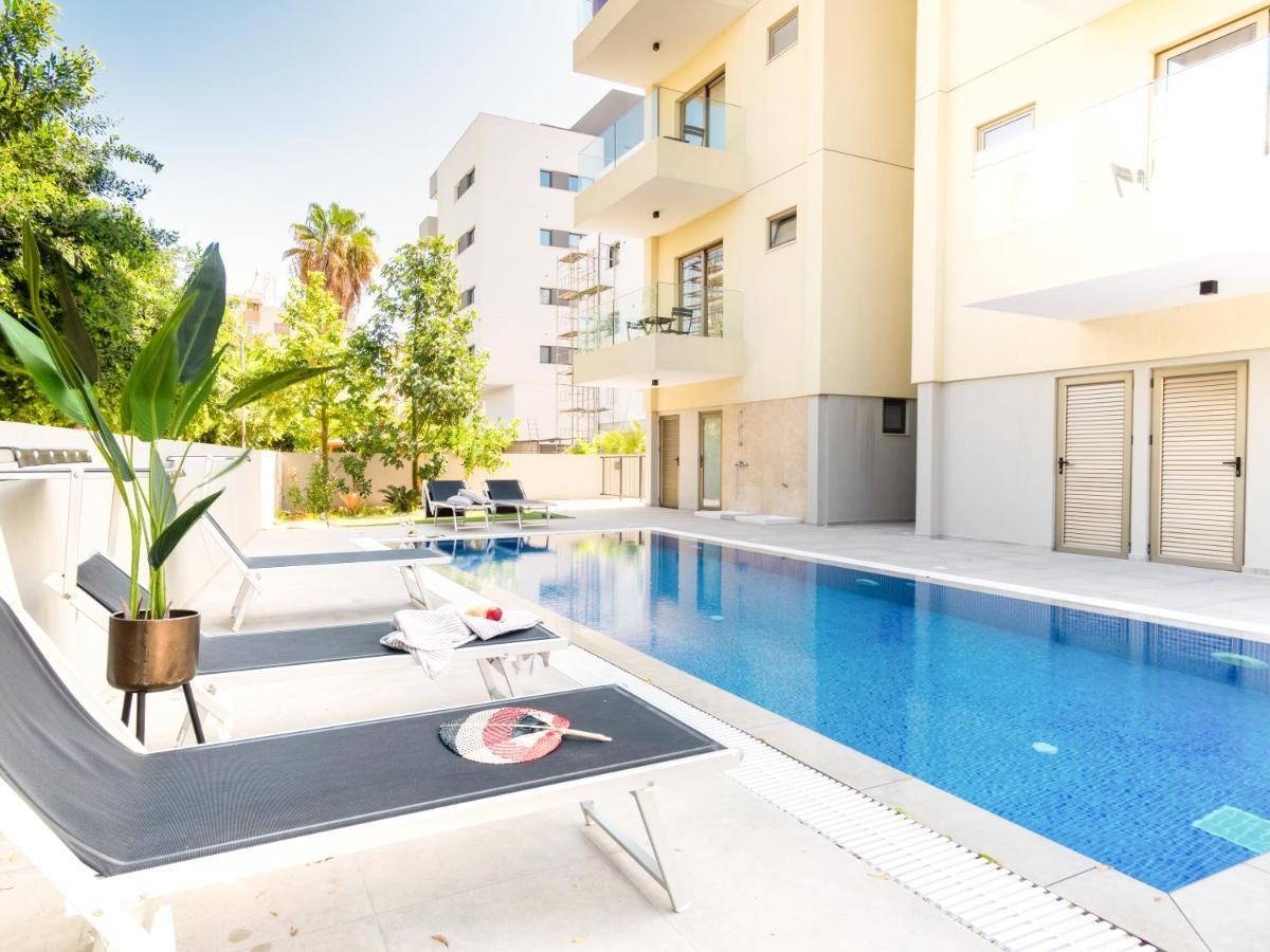 Sanders Evolution Apartment Limassol Bagian luar foto