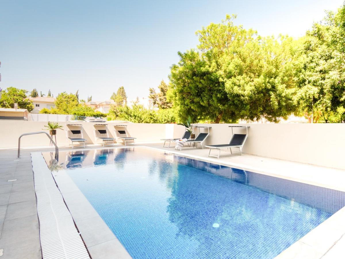 Sanders Evolution Apartment Limassol Bagian luar foto